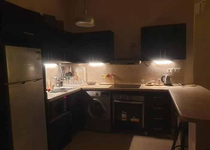 Spacious 1 Bdr Sea View Apartment