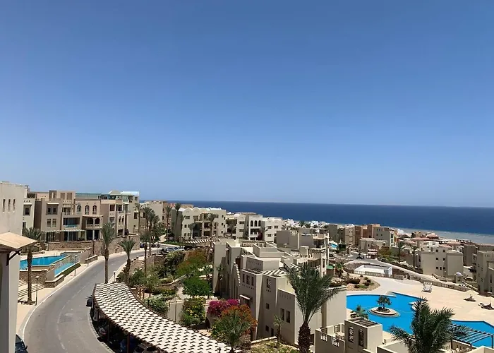 Spacious 1 Bdr Sea View