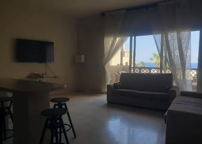 Apartment Spacious 1 Bdr Sea View