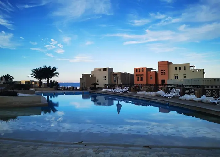 Spacious 1 Bdr Sea View Apartment *